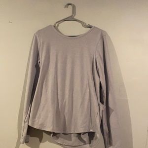 ⭐️ 3 for $10 Gray old navy workout top with cutout back
